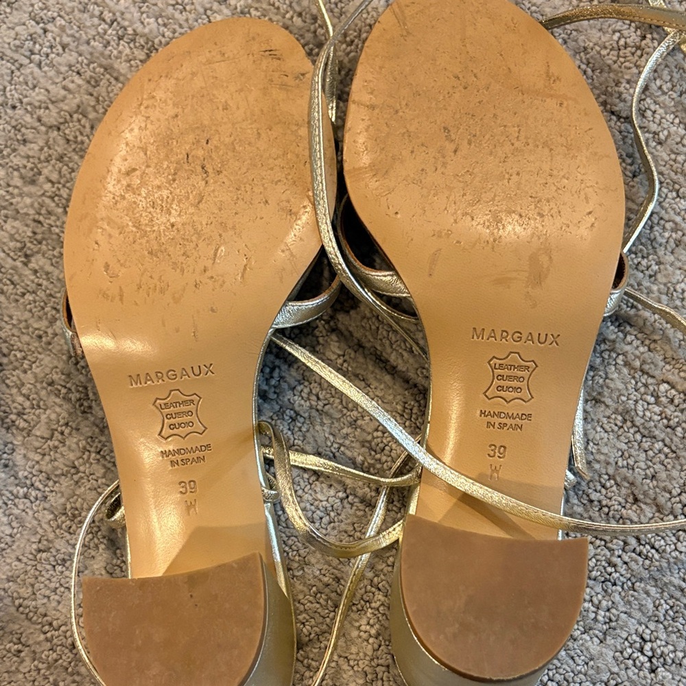Margaux Soho sz 39W low heel champagne Gold Strappy Sandals - Picture 5 of 5